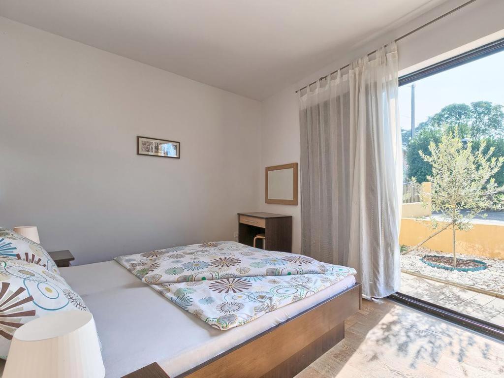 Alpa Apartment *
